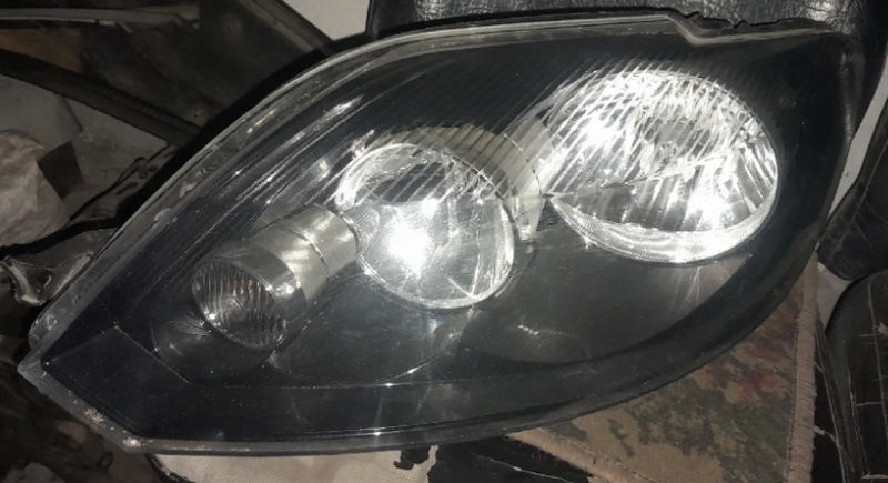 Фара на Volkswagen Golf plus 2012